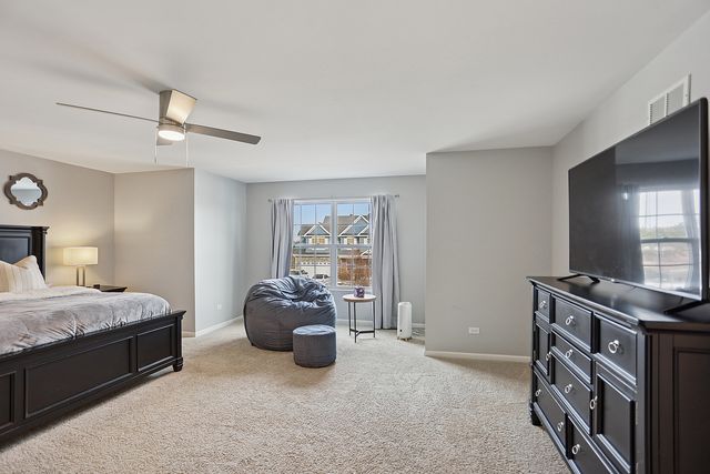 882 N Carly Circle, Yorkville, IL 60560