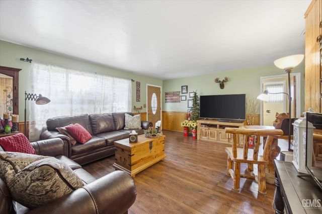 1623 Lisle Street, Bakersfield, CA 93308