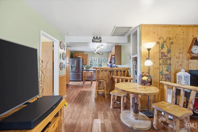1623 Lisle Street, Bakersfield, CA 93308