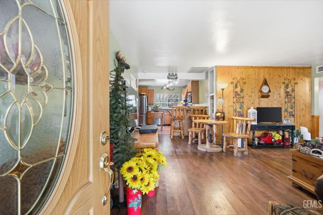 1623 Lisle Street, Bakersfield, CA 93308