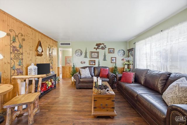 1623 Lisle Street, Bakersfield, CA 93308