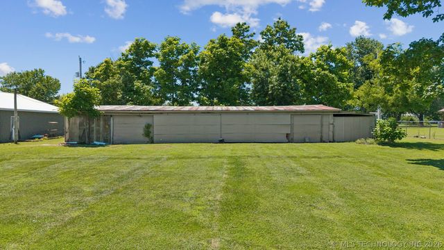17105 E 4th Street, Claremore, OK 74017