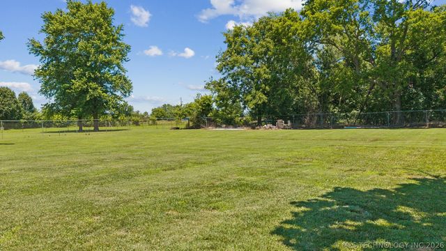 17105 E 4th Street, Claremore, OK 74017
