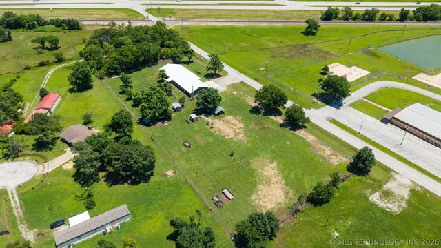 17105 E 4th Street, Claremore, OK 74017