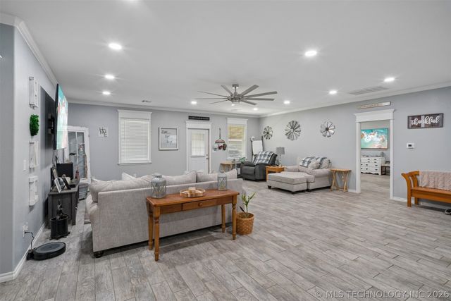 17105 E 4th Street, Claremore, OK 74017
