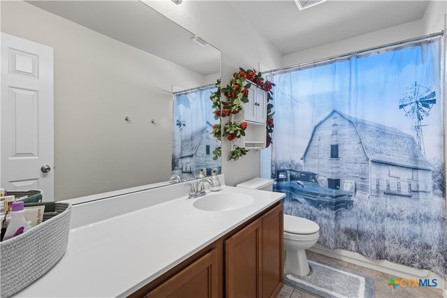 381 Bloomsbury Drive, Kyle, TX 78640