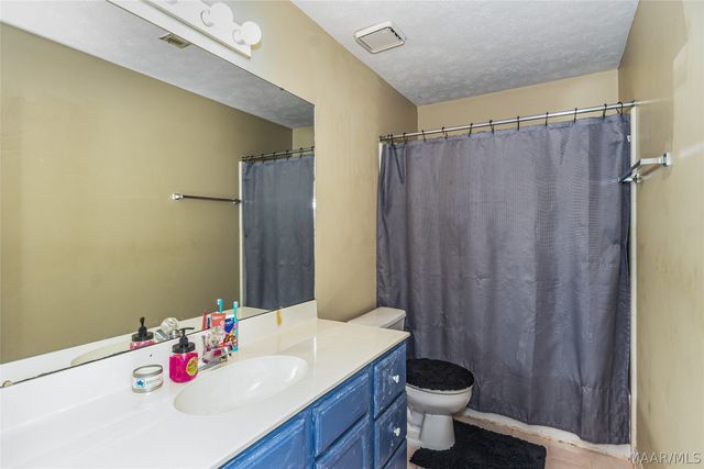55 Honeysuckle Court, Wetumpka, AL 36093