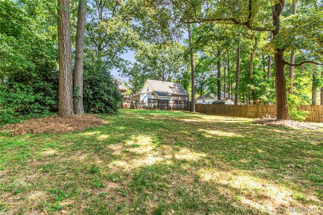 55 Honeysuckle Court, Wetumpka, AL 36093