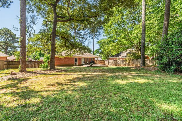 55 Honeysuckle Court, Wetumpka, AL 36093
