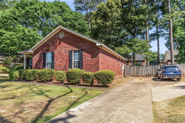 55 Honeysuckle Court, Wetumpka, AL 36093