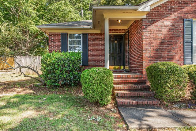 55 Honeysuckle Court, Wetumpka, AL 36093
