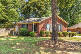 55 Honeysuckle Court, Wetumpka, AL 36093