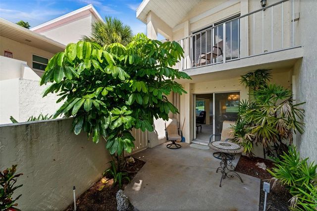 760 VILLAGE CIRCLE 109, Venice, FL 34292