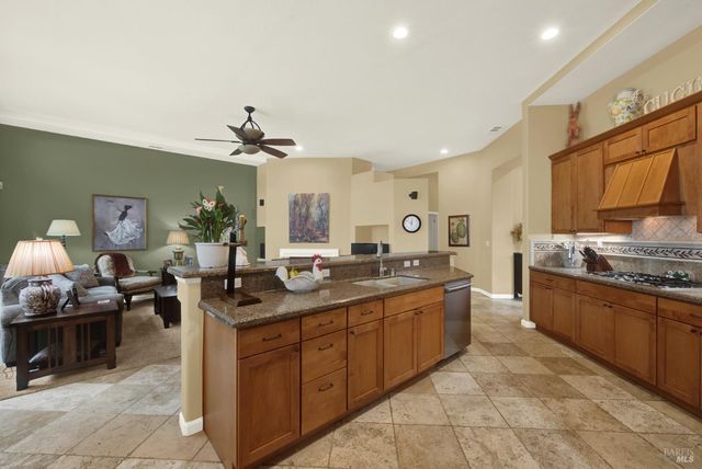 1315 Fullerton Dr, Fairfield, CA 94533