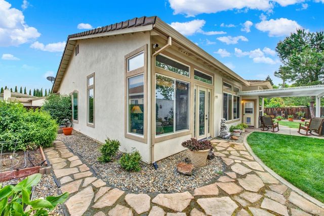 1315 Fullerton Dr, Fairfield, CA 94533