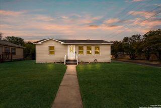 530 John Page Dr, San Antonio, TX 78228