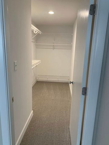 5 Stonehill 2E, Stoneham, MA 02180