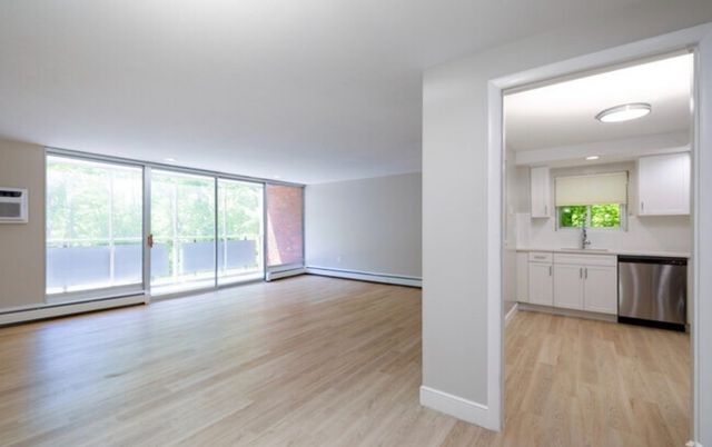 5 Stonehill 2E, Stoneham, MA 02180