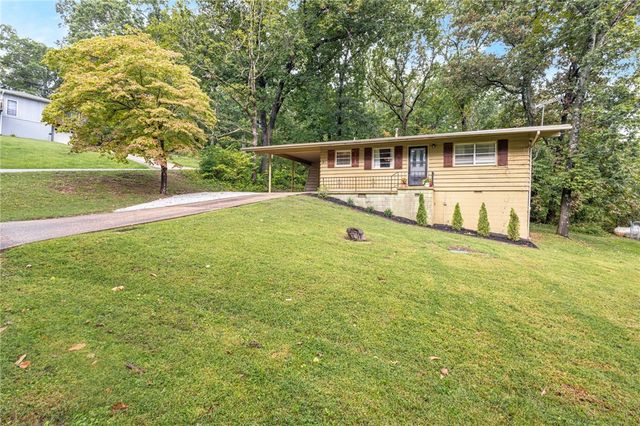 3 Sheneman Drive, Bella Vista, AR 72715