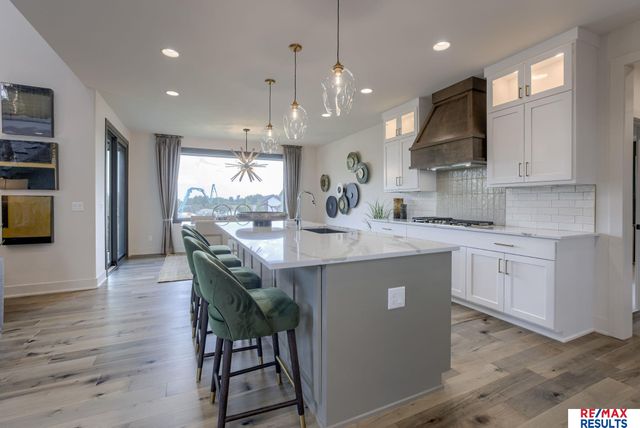 2713 S 224 Street, Omaha, NE 68022