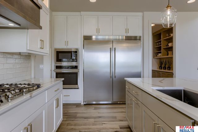 2713 S 224 Street, Omaha, NE 68022