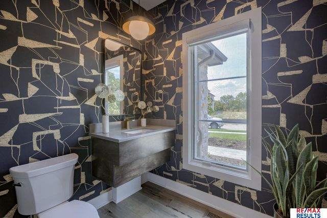 2713 S 224 Street, Omaha, NE 68022