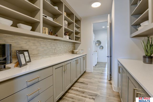 2713 S 224 Street, Omaha, NE 68022