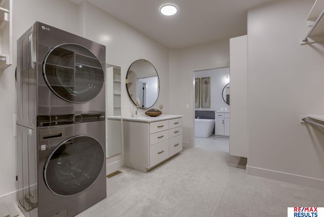 2713 S 224 Street, Omaha, NE 68022