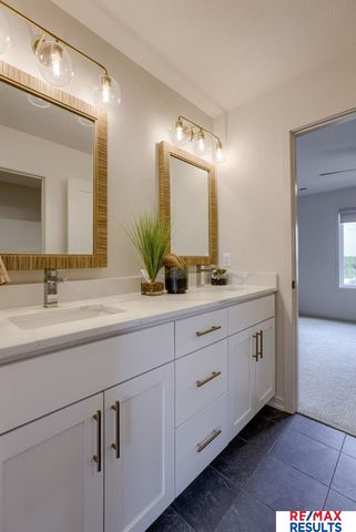 2713 S 224 Street, Omaha, NE 68022