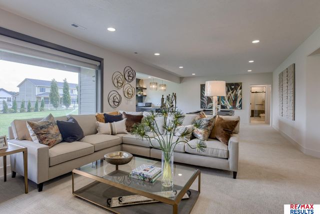 2713 S 224 Street, Omaha, NE 68022