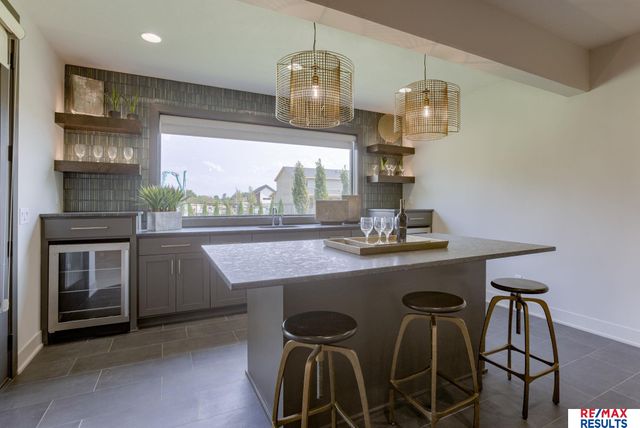 2713 S 224 Street, Omaha, NE 68022