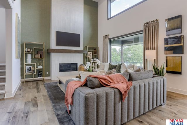 2713 S 224 Street, Omaha, NE 68022