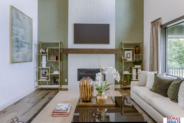 2713 S 224 Street, Omaha, NE 68022