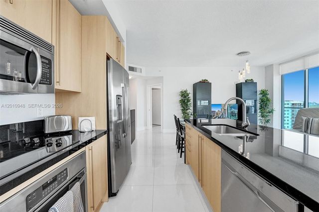 1111 SW 1st Ave 2325-N, Miami, FL 33130