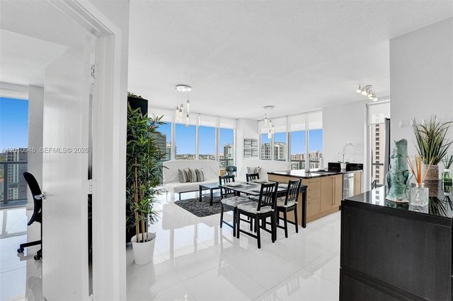 1111 SW 1st Ave 2325-N, Miami, FL 33130