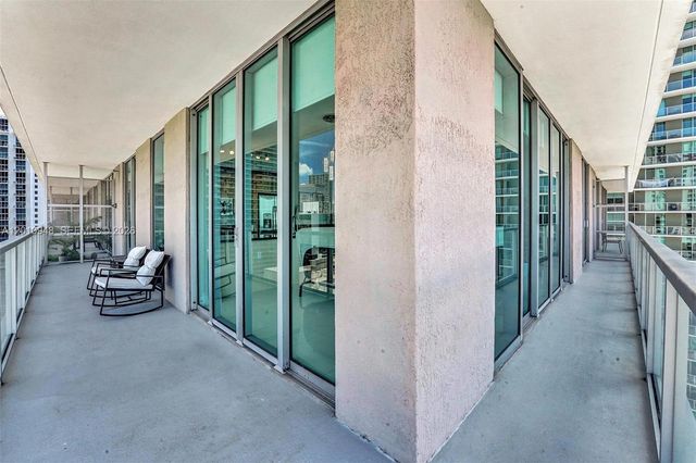 1111 SW 1st Ave 2325-N, Miami, FL 33130