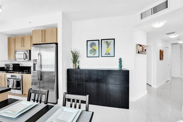 1111 SW 1st Ave 2325-N, Miami, FL 33130