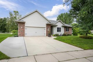 2100 Stone Crest Road, Stoughton, WI 53589