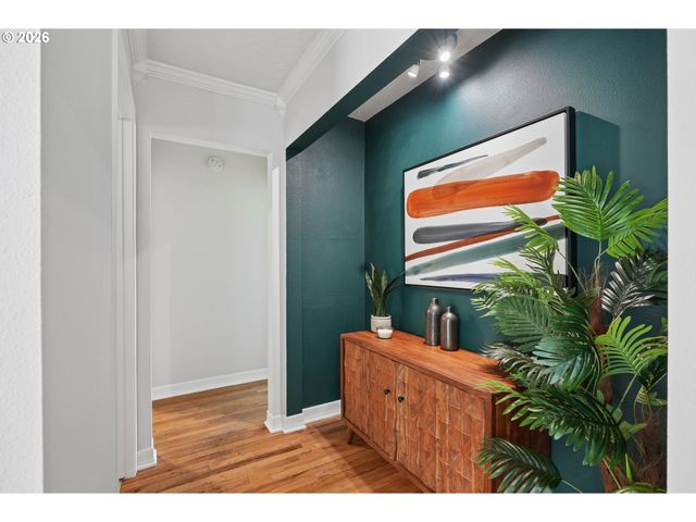 8567 N BURR Ave, Portland, OR 97203