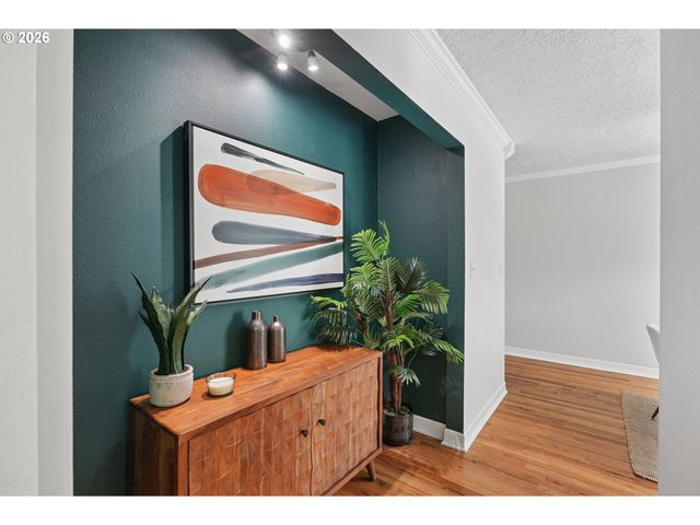 8567 N BURR Ave, Portland, OR 97203