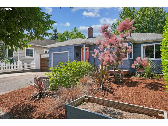 8567 N BURR Ave, Portland, OR 97203