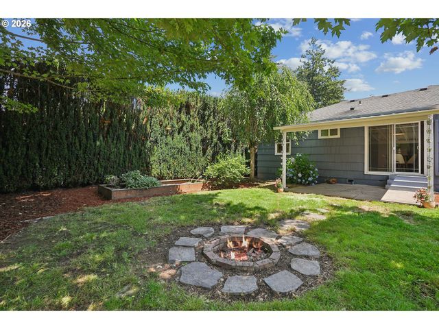 8567 N BURR Ave, Portland, OR 97203