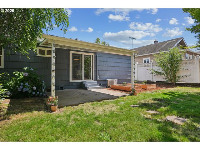 8567 N BURR Ave, Portland, OR 97203