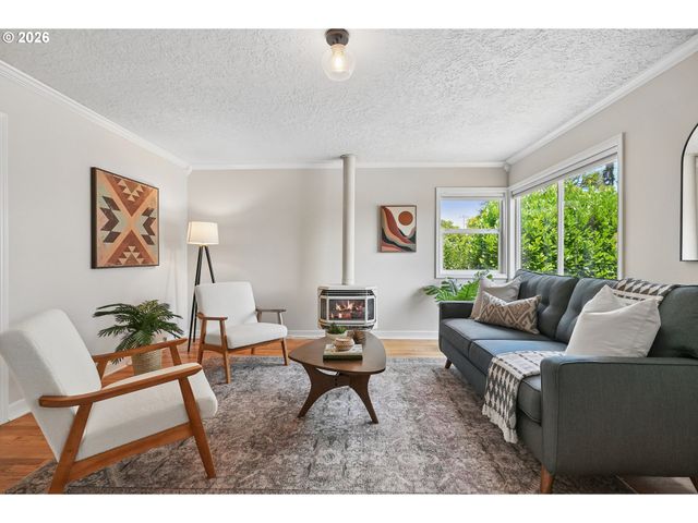 8567 N BURR Ave, Portland, OR 97203