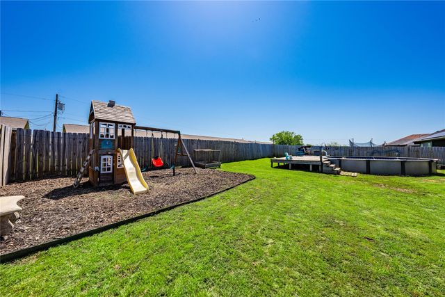 132 Oak springs Loop, Mabank, TX 75147