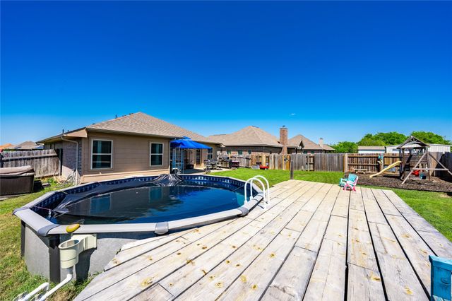 132 Oak springs Loop, Mabank, TX 75147