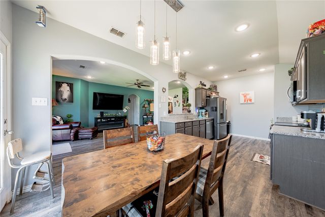 132 Oak springs Loop, Mabank, TX 75147