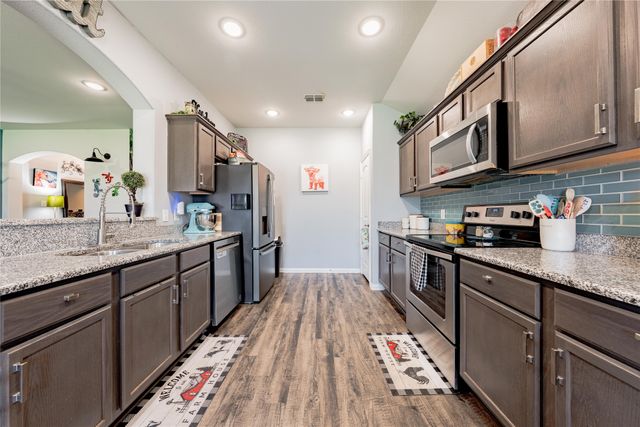 132 Oak springs Loop, Mabank, TX 75147