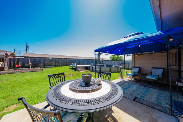 132 Oak springs Loop, Mabank, TX 75147