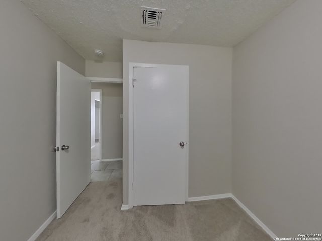 5015 Walt Schirra, Kirby, TX 78219